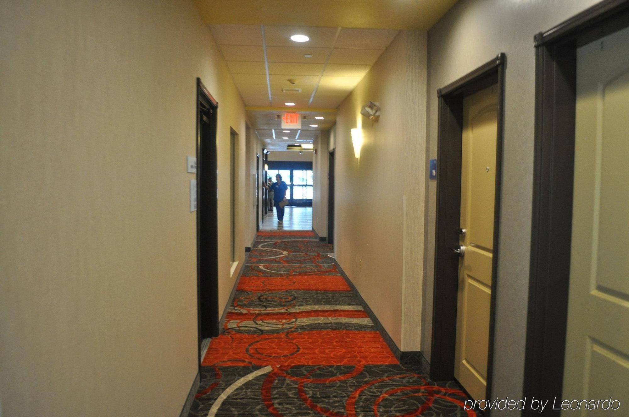 Express By Ihg Hotel 3*